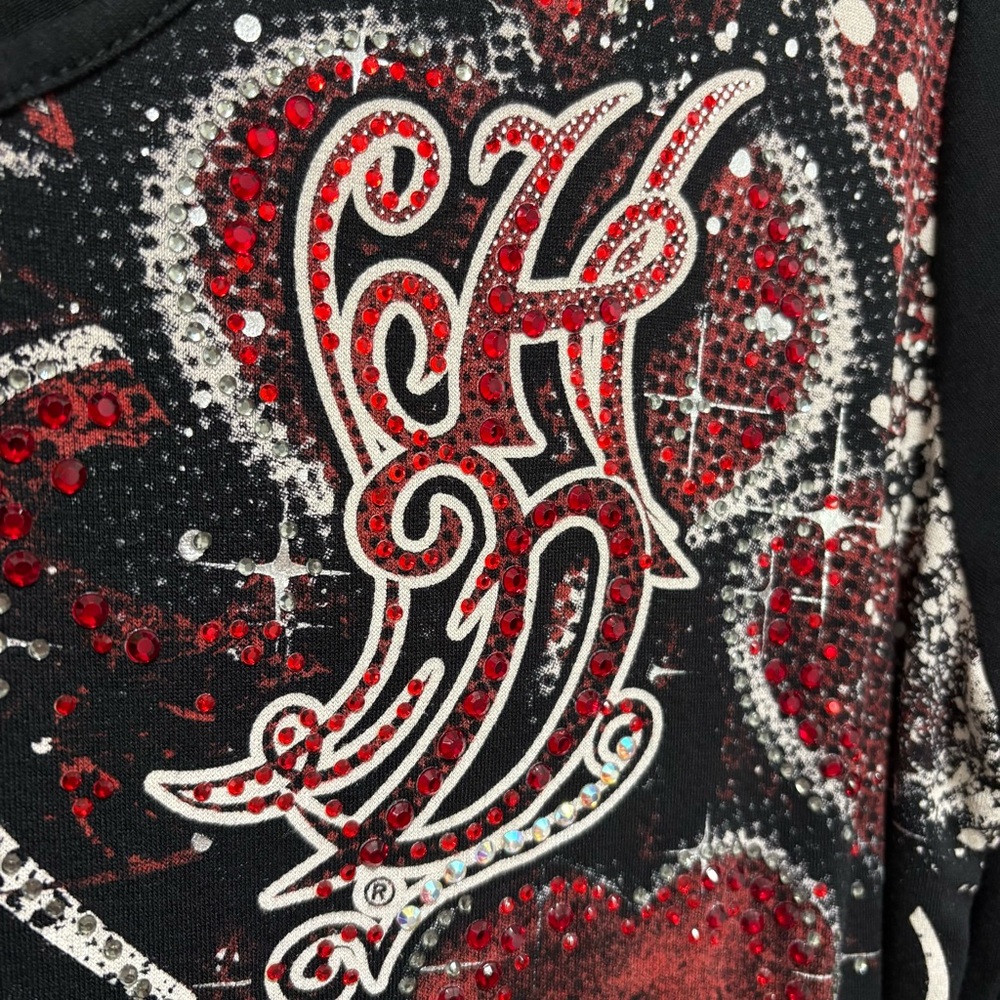 Harley-Davidson Black Long-Sleeve V-Neck Top with Red Heart Embellishments Y2K - Picture 5 of 15